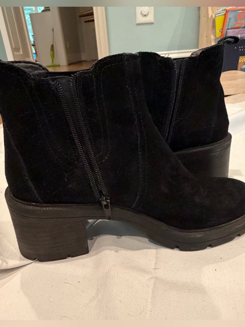 Lucky Brand Sodeti Black Suede Ankle Boot Side Zip Women’s 8.5 Chunky Lug Heel